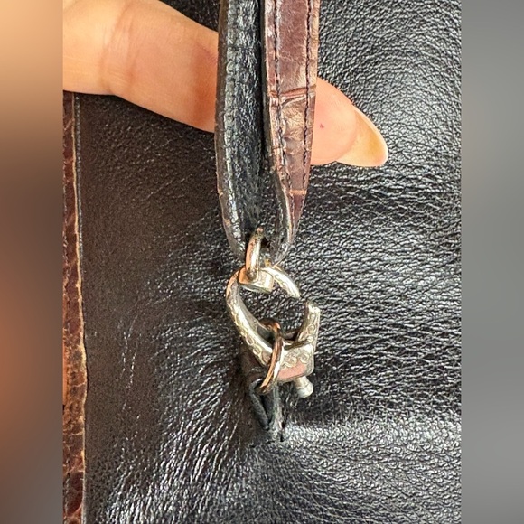 Vintage Brighton Crossbody
Handbag Black & Brown Leather
Many Compartments - Picture 16 of 16